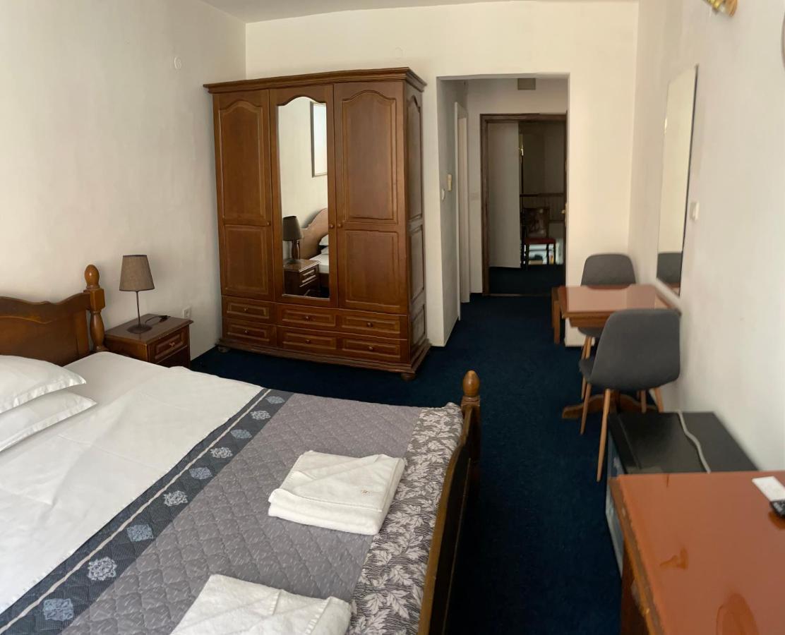 Hotel Rotasar Sofia Buitenkant foto